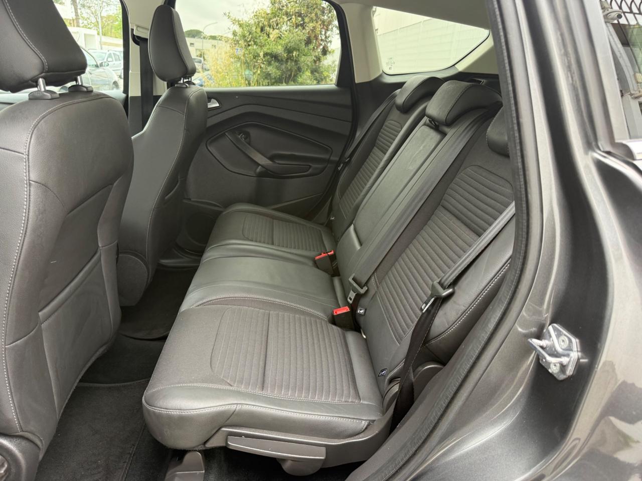 Ford Kuga 1.5 TDCI 120 CV Cambio Automatico