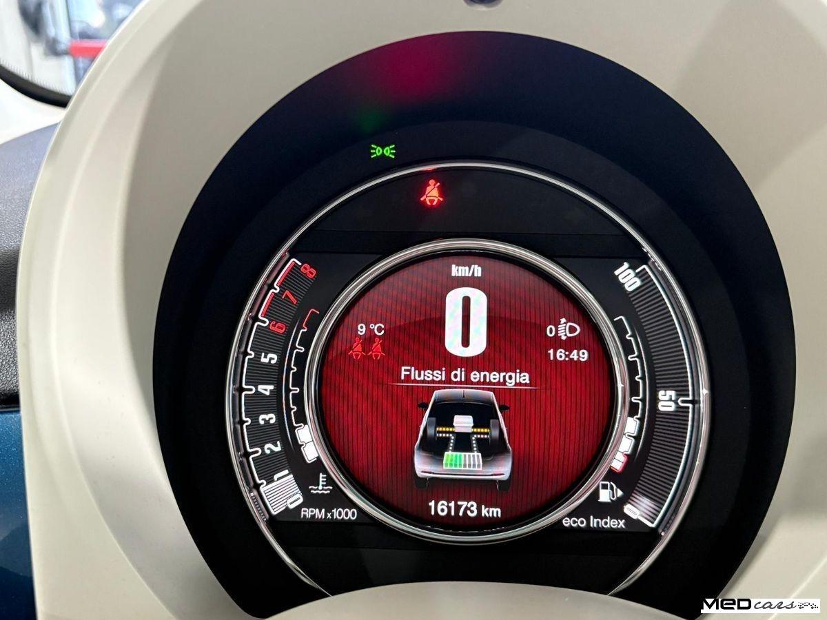 FIAT - 500 - 1.0 Hybrid Dolcevita