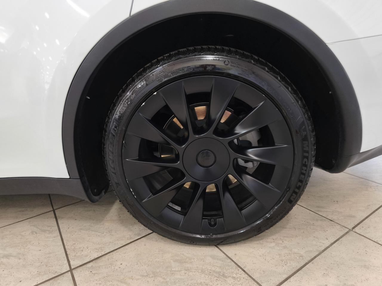 Tesla Model Y Long Range AWD Dual Motor (ARVAL SELECT GARANZIA 2 ANNI)