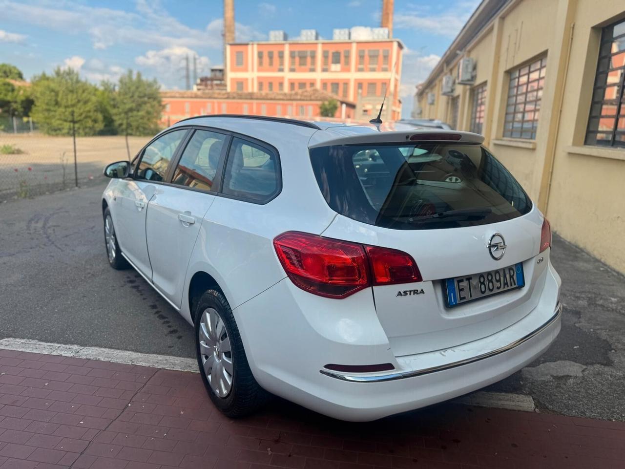 Opel Astra 2013 1.7 Diesel 110CV Sports Tourer Cosmo