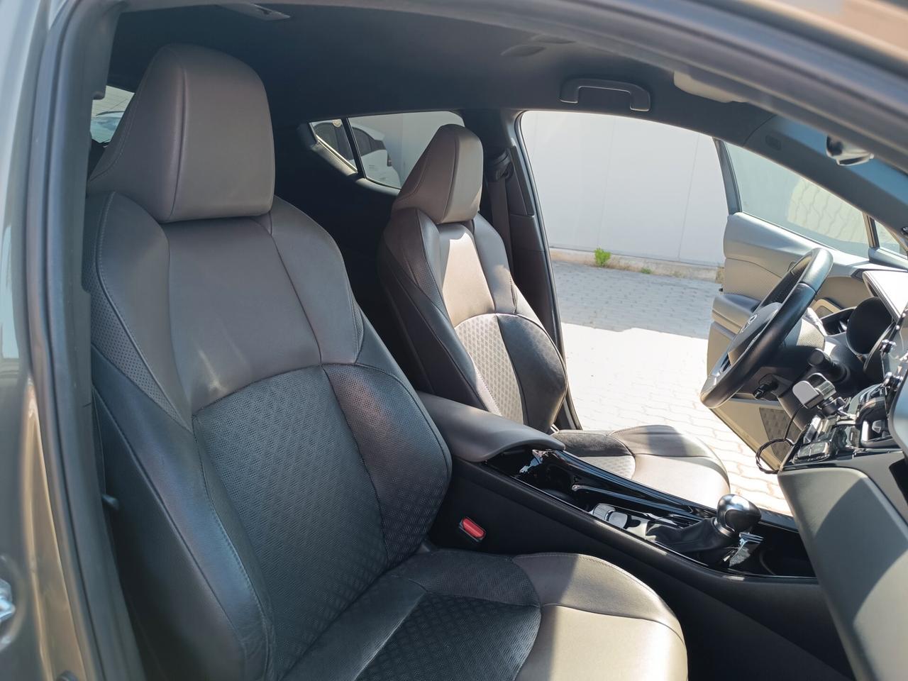 Toyota C-HR 2.0 Hybrid E-CVT Lounge