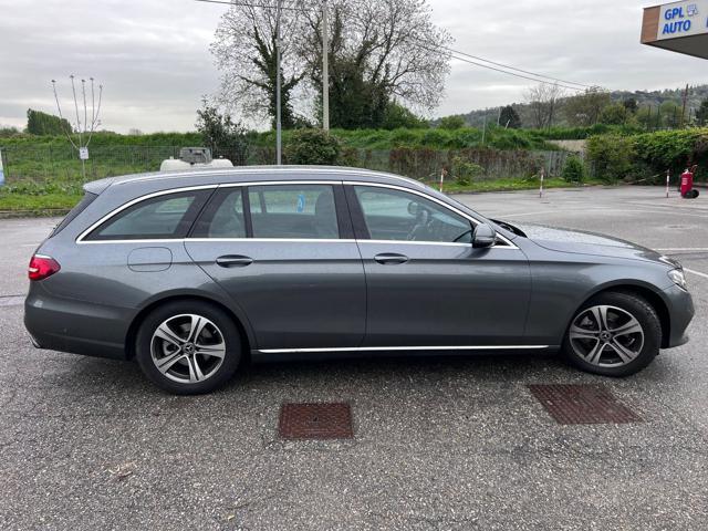 MERCEDES-BENZ E 220 Premium E 200 D