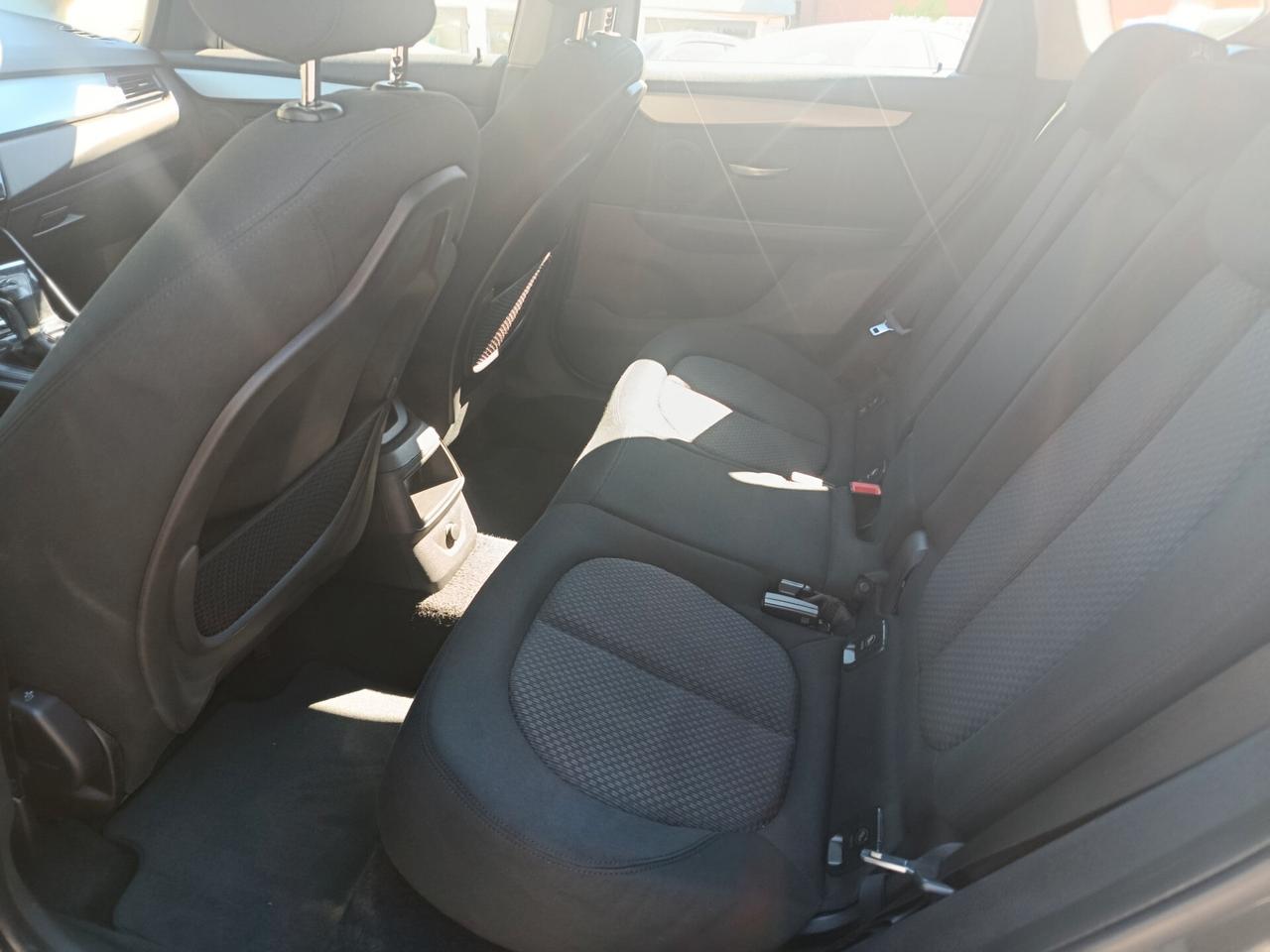 Bmw 2er Active Tourer 218d Advantage