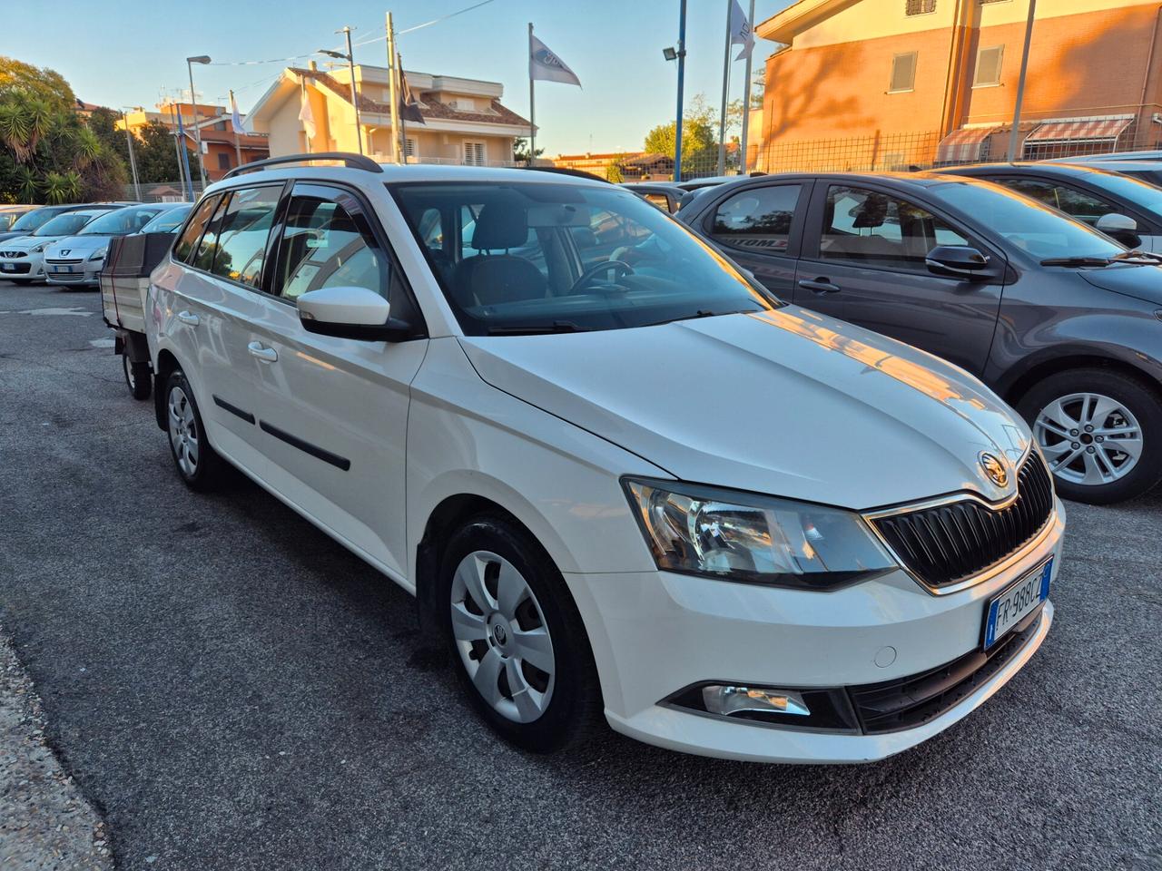 Skoda Fabia GANCIO TRAINO CARRELLO