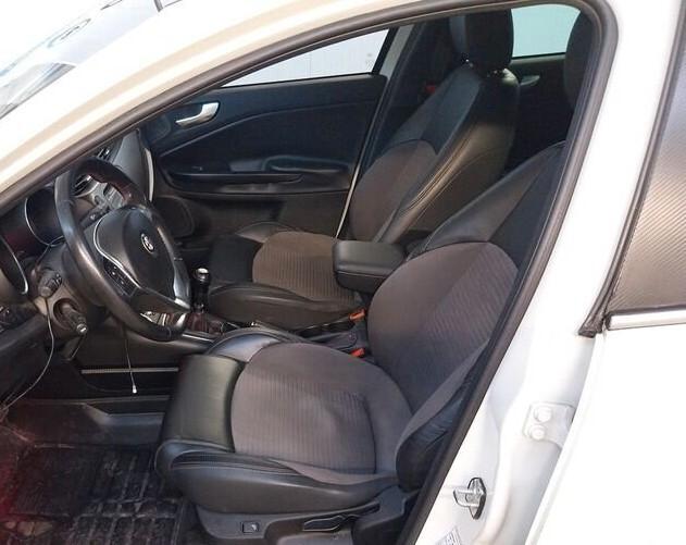 Alfa Romeo Giulietta 2.0 JTDm-2 150 CV TETTO PANORAMICO