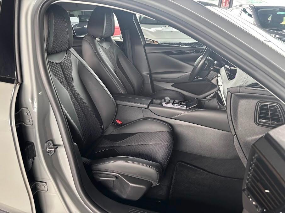 DS4 E-Tense 225 Cross Trocadero
