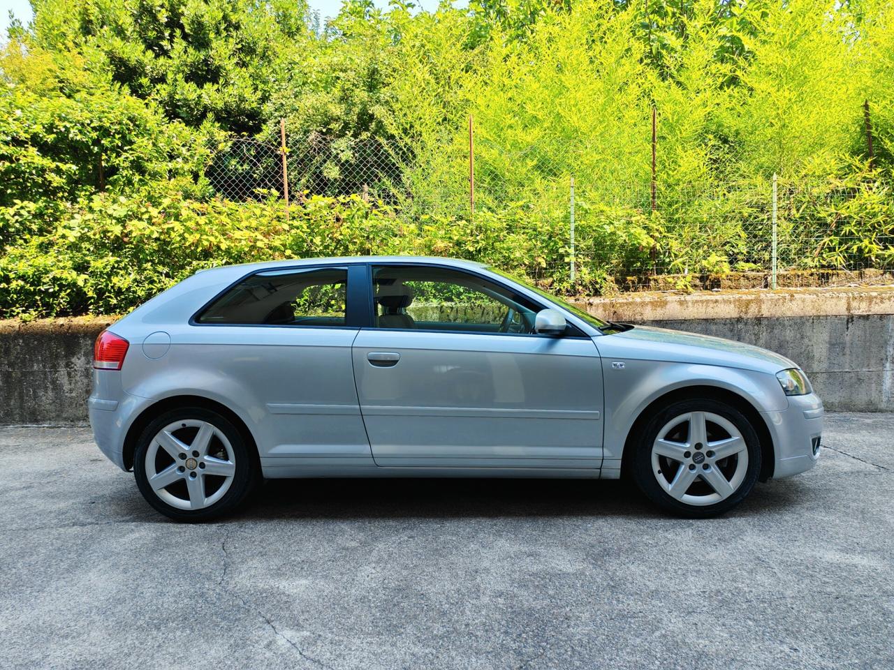 Audi A3 1.6 BENZINA 102cv / 86.000km / Unipro