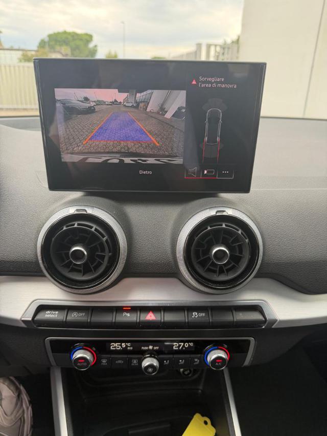 AUDI Q2 35 TFSI S tronic Identity Black