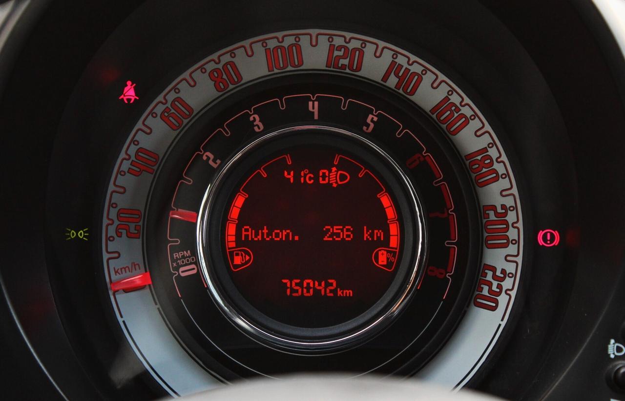 Fiat 500 1.0 Hybrid Club 70CV-SUPERSCONTO ORANGE!