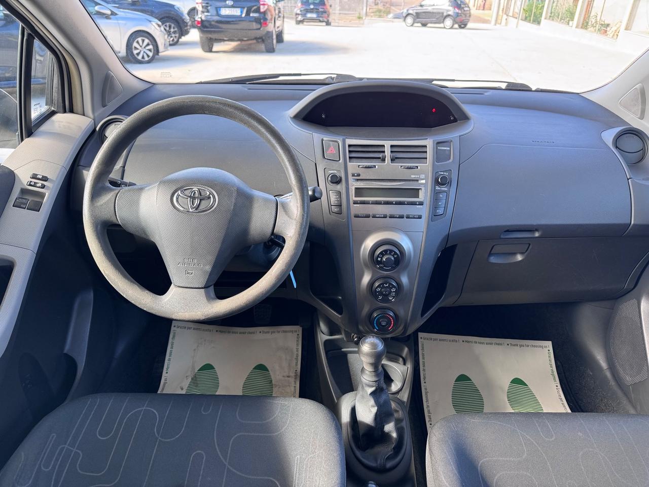 Toyota Yaris 1.0 5 porte