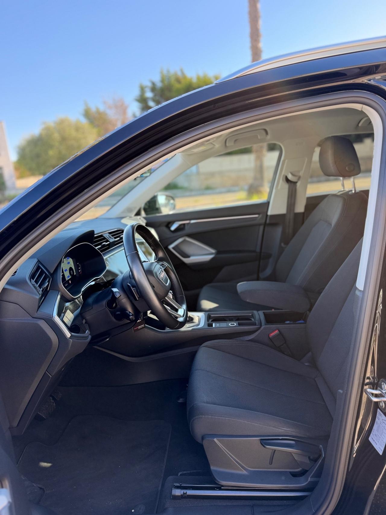 Audi Q3 35 TDI S tronic Business Advanced