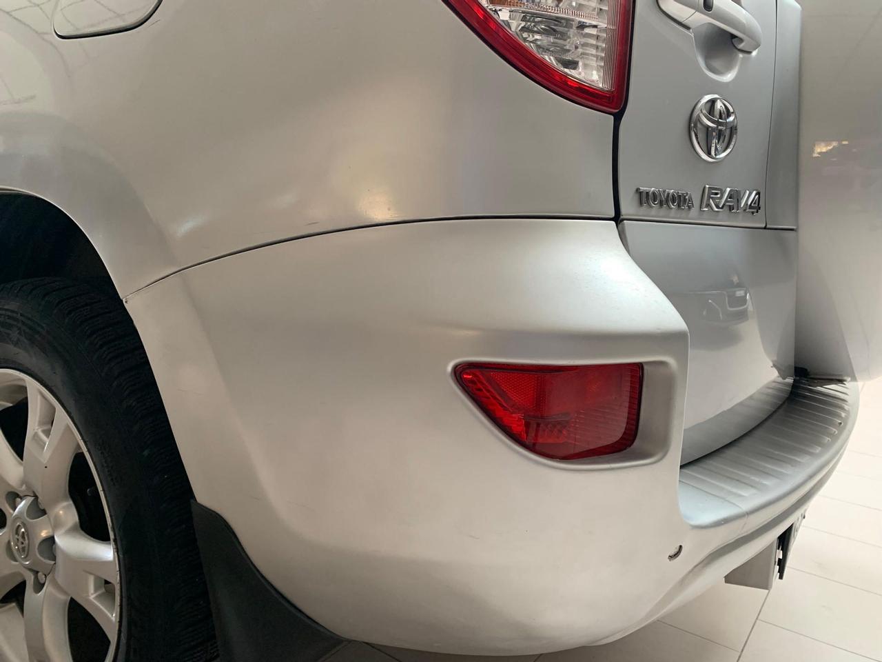 Toyota RAV4 2.2 d-4d Luxury 150cv dpf my09