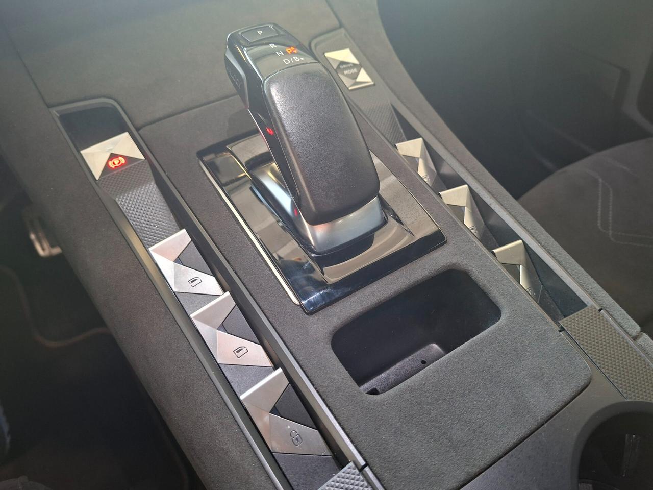 DS Automobiles DS 7 Crossback 4X4 / HYBRID / AUTOMATICO / 72000KM / 299CV