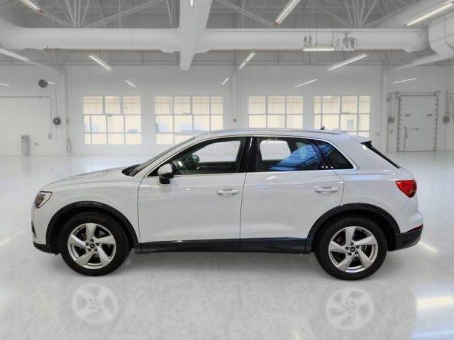 AUDI Q3 35 TDI S tronic Business Advanced