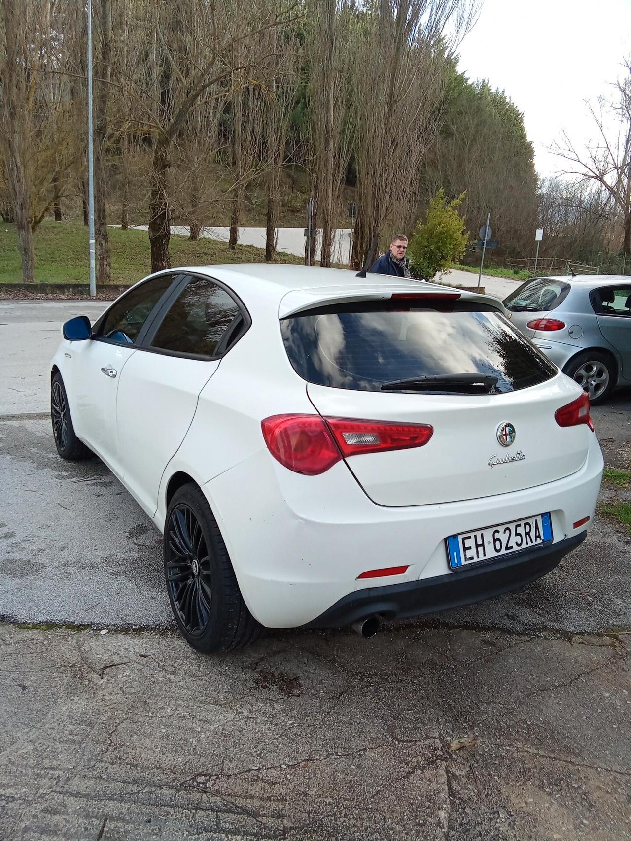Alfa Romeo Giulietta 1.6 JTDm-2 105 CV 011