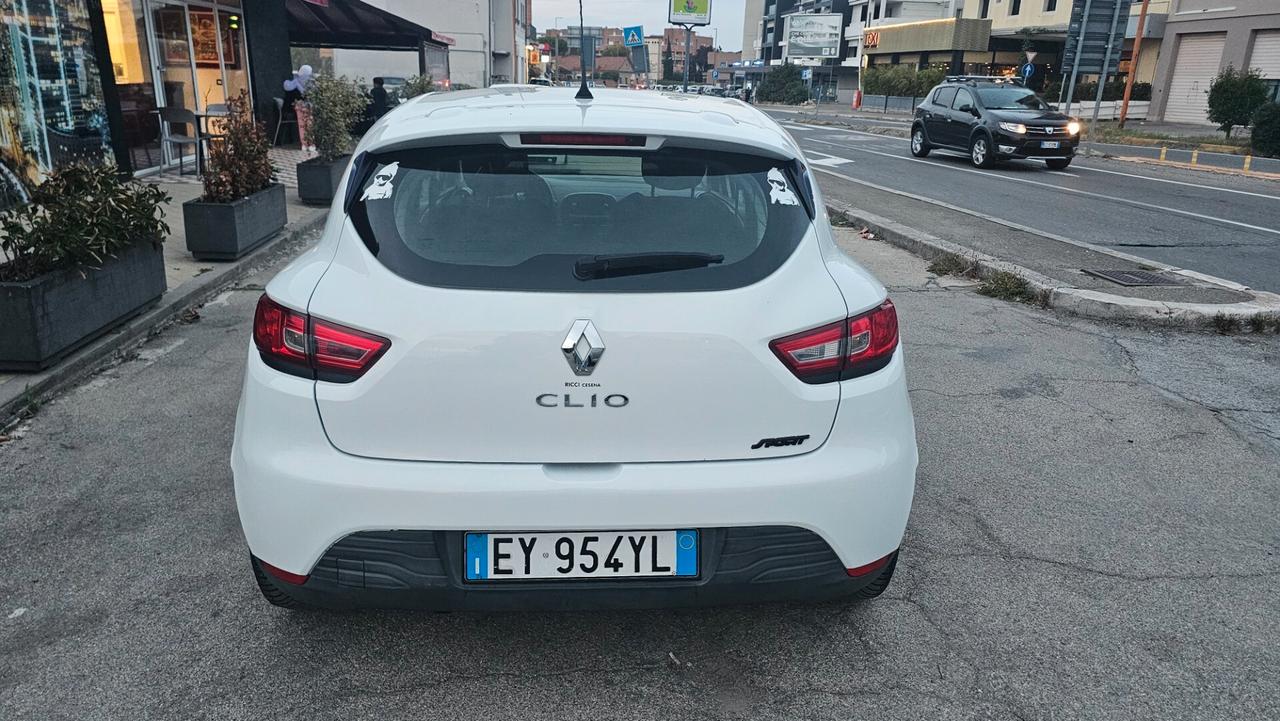 Renault Clio 1.2 75CV 5 porte Costume National