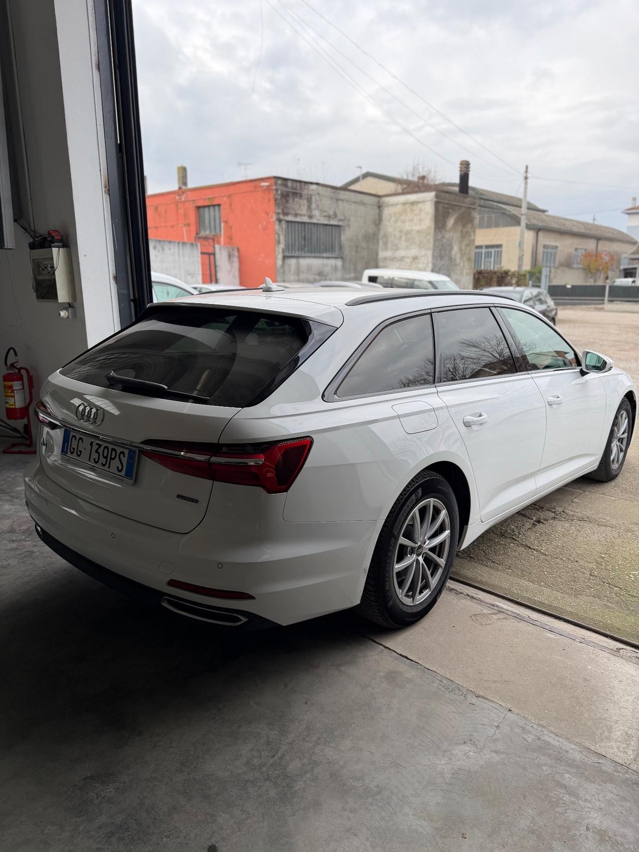 Audi A6 40 2.0 TDI quattro ultra S tronic Business Design