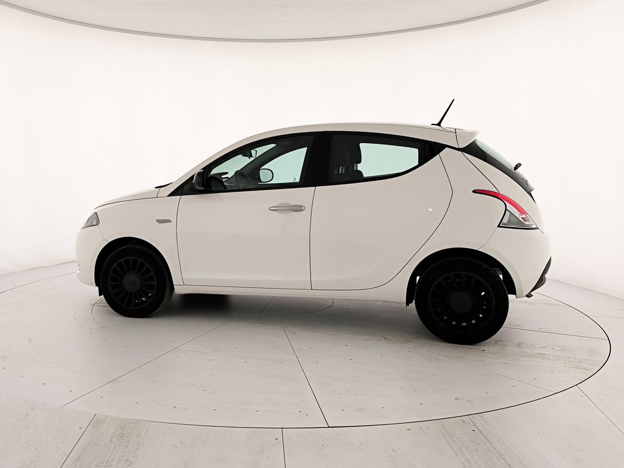 Lancia Ypsilon 1.0 firefly hybrid silver s&s 70cv