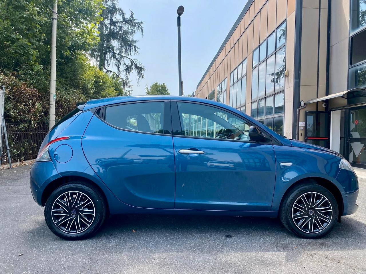 Lancia Ypsilon Hybrid Platino GARANZIA -VARIE UNITA'
