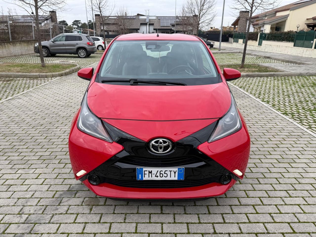 Toyota Aygo 1.0 VVT-i 69CV x-play *NEOPATENTATI*