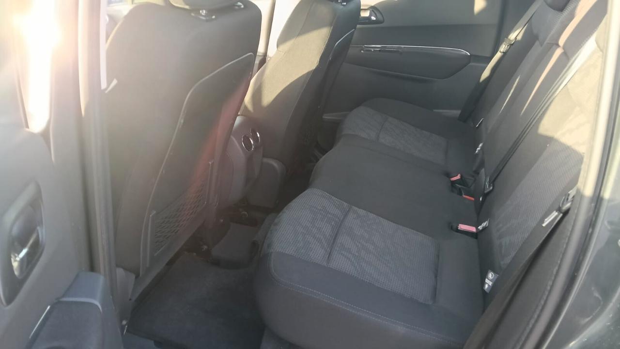 Peugeot 3008 1.6 HDi 112CV Business