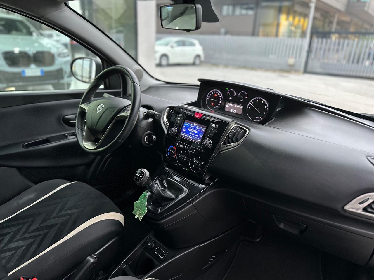 Lancia Ypsilon 1.3 MJT 16V 95 CV 5 porte S&S Platinum