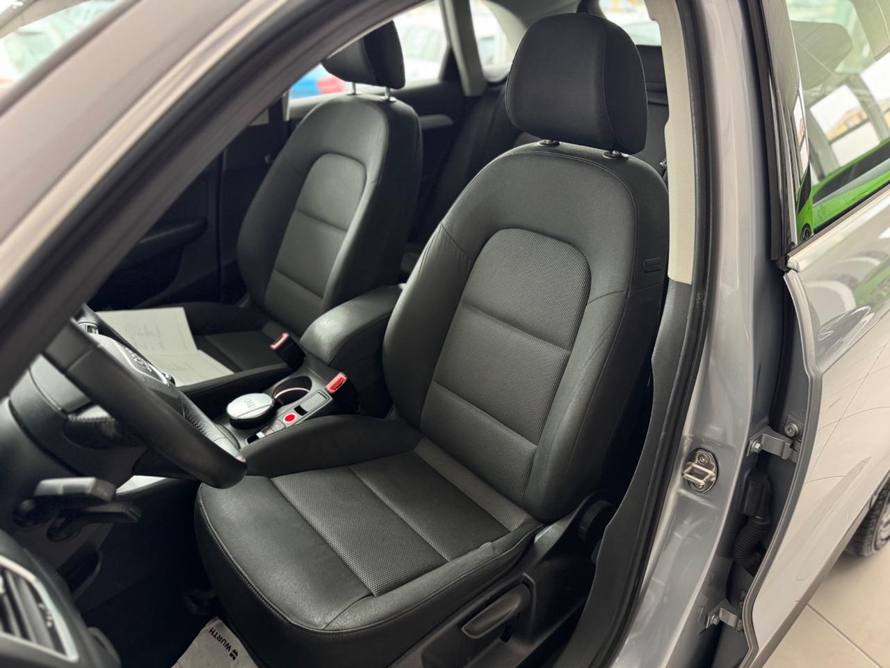 Audi Q3 2.0 TDI 120 CV Design NAVI LED EURO6