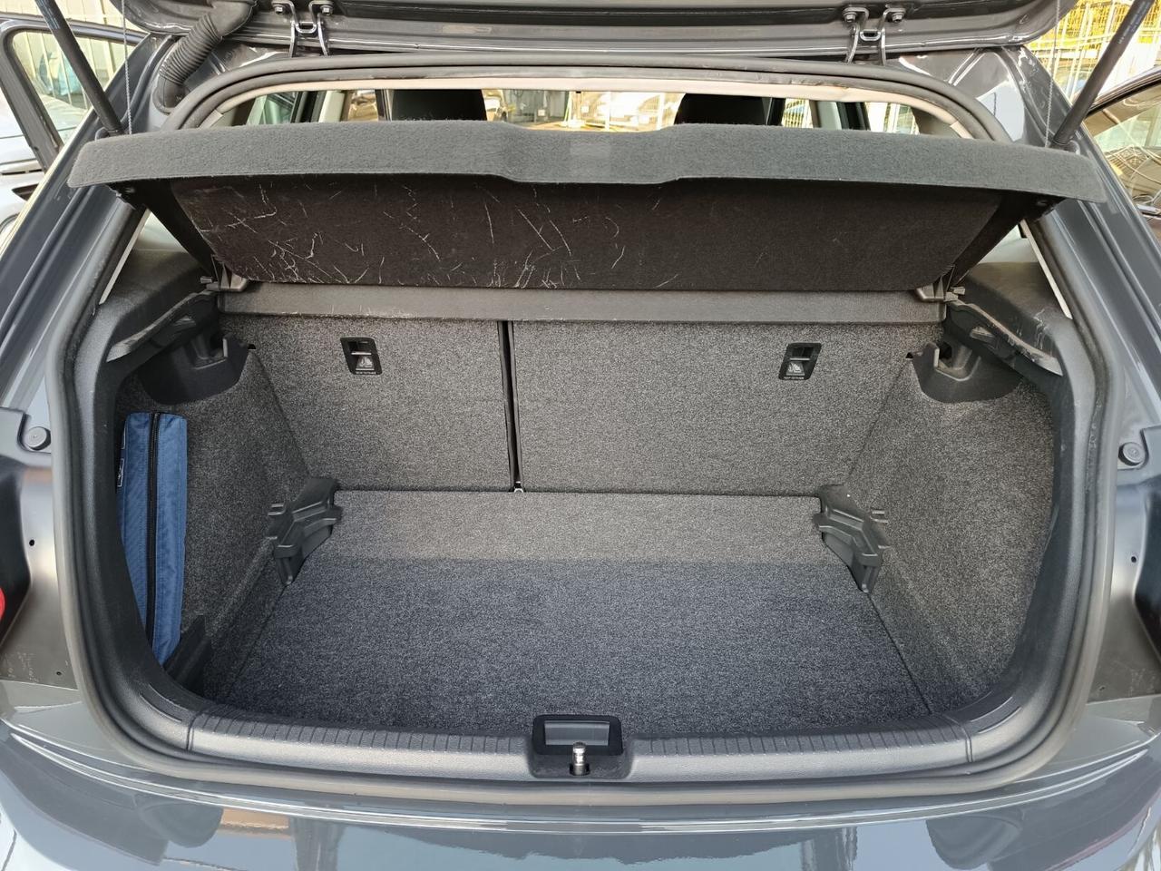 Volkswagen Polo 1.0 TSI Comfortline PACK SENSOR
