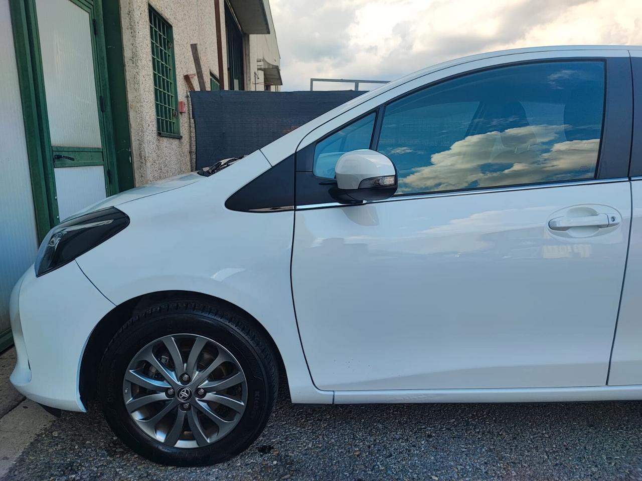 Toyota Yaris 1.0 BENZINA NEOPATENTATI 2016 5 PORTE