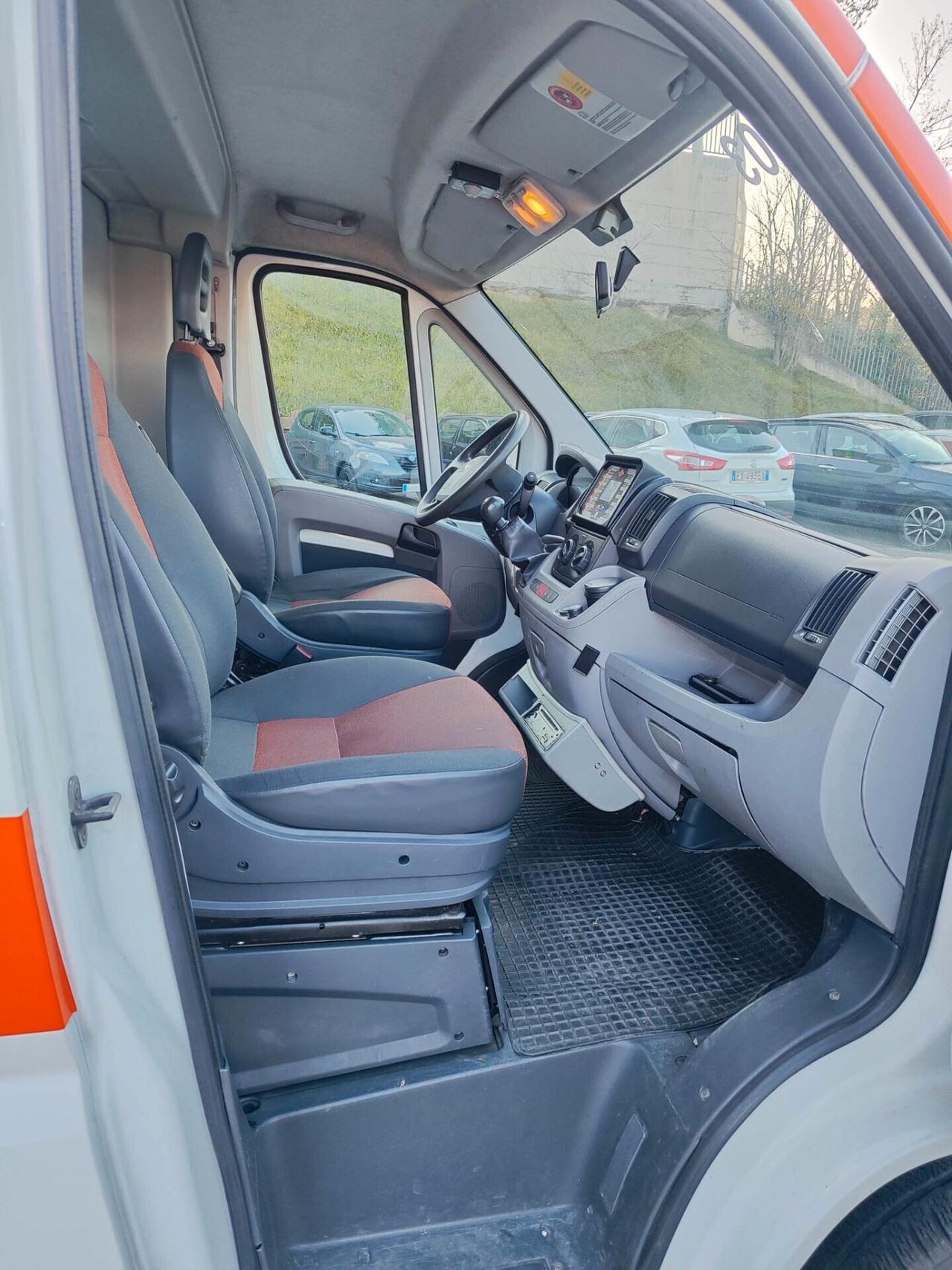 AMBULANZA USATA IN OTTIME CONDIZIONI