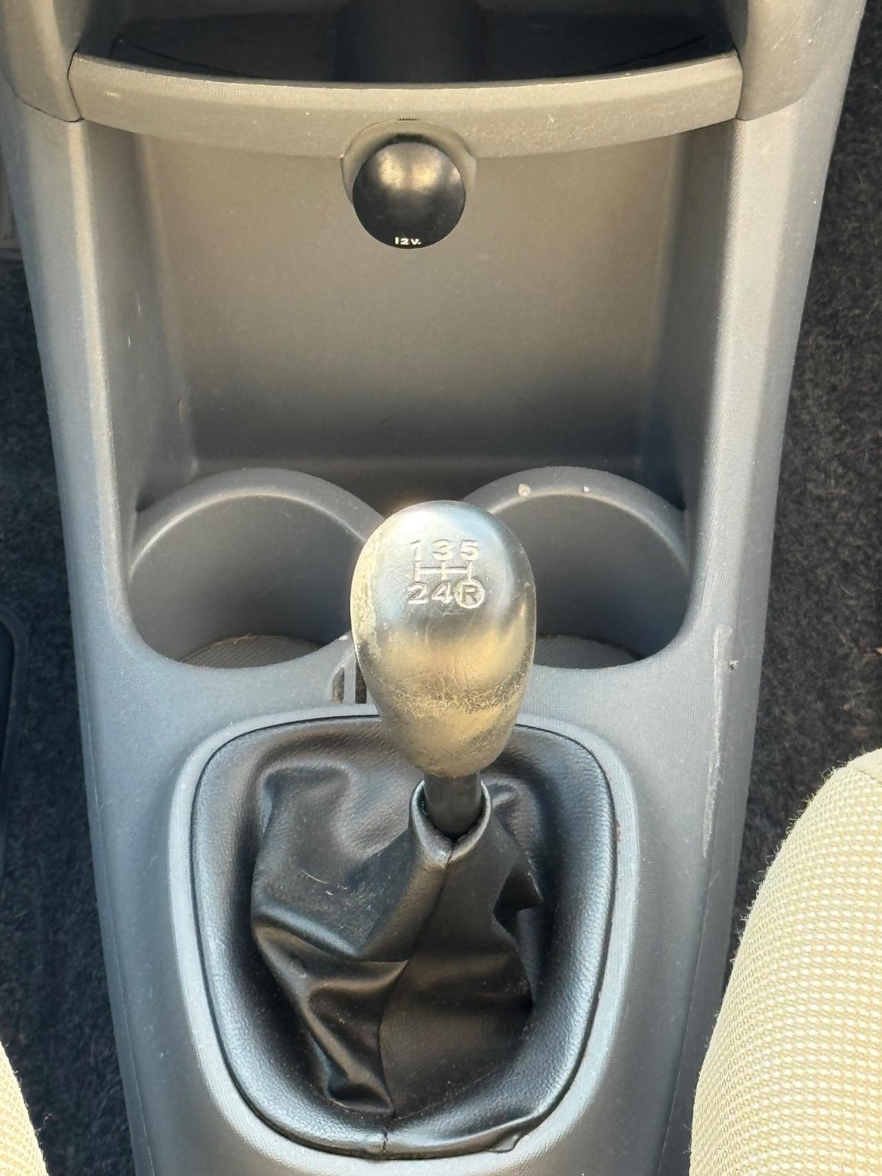 Peugeot 107 -