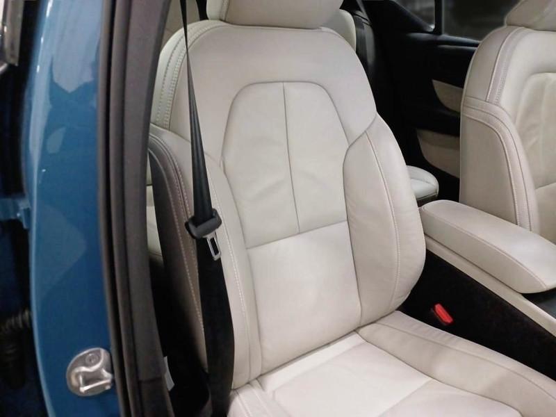 VOLVO XC40 B4 AWD automatico Core