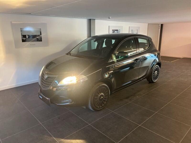 Lancia Ypsilon 1.2 69 CV 5 porte Silver