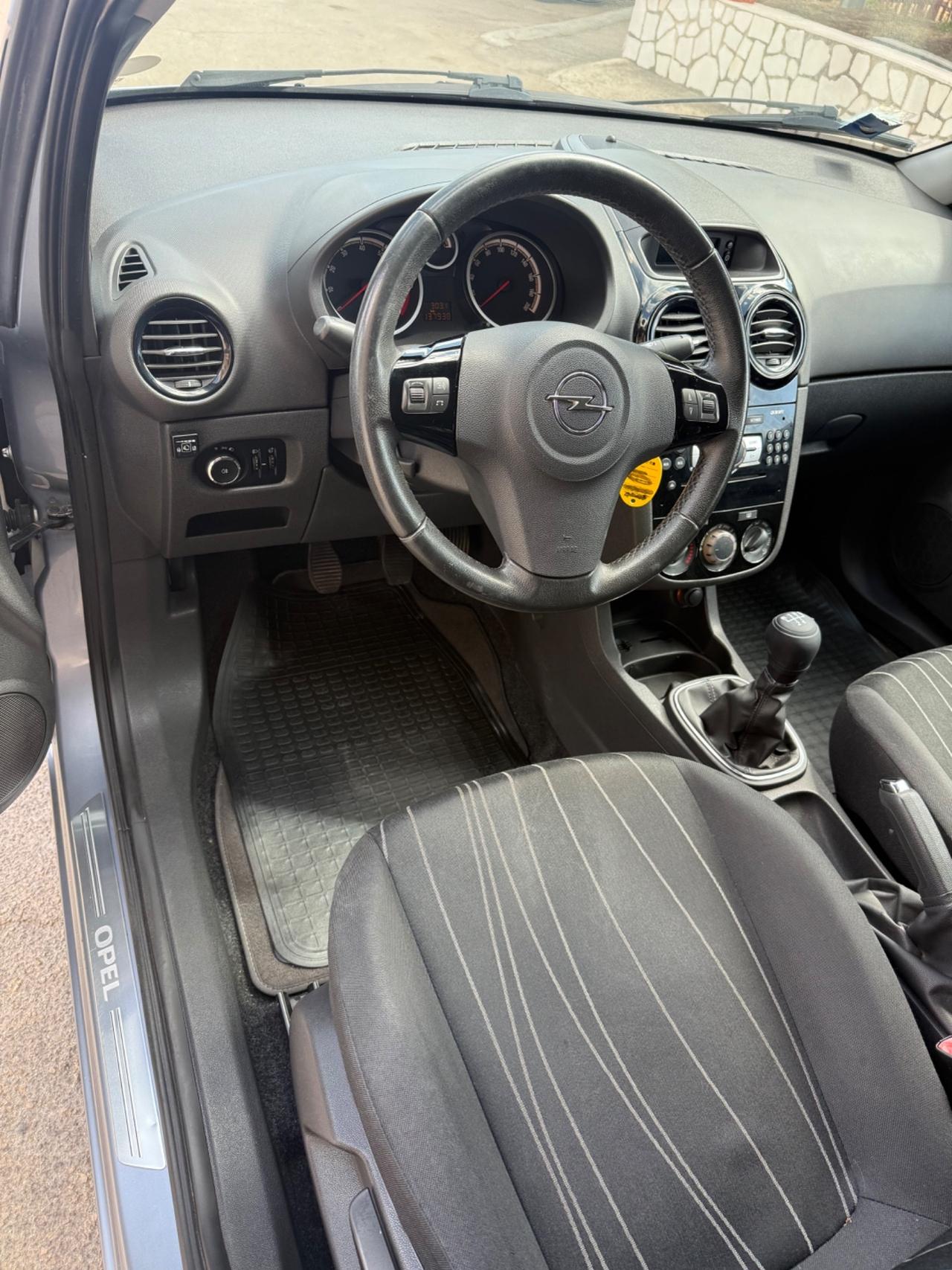 Opel Corsa 1.2 80CV 5 porte GPL-TECH Edition