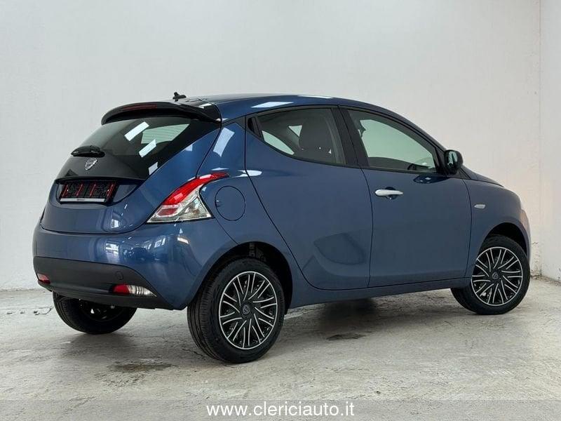 Lancia Ypsilon 1.0 FireFly 5 porte S&S Hybrid Oro