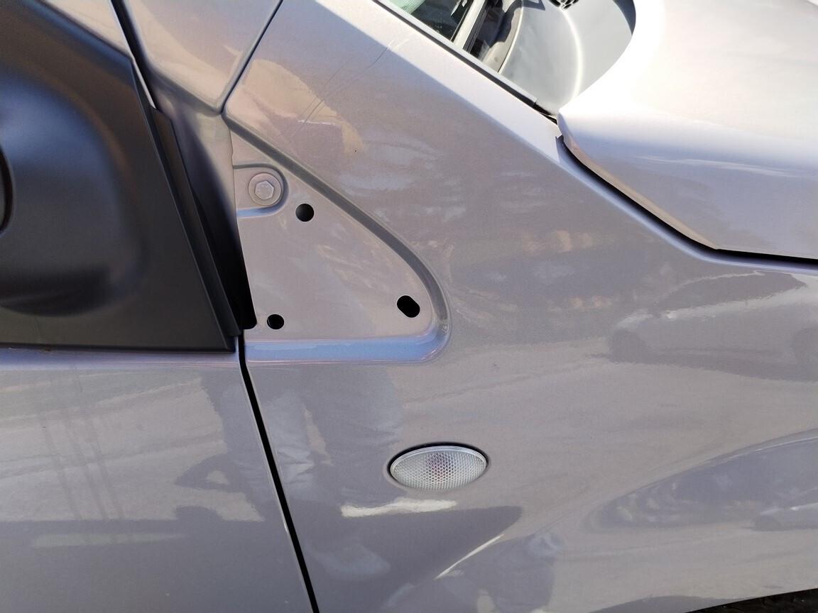 Citroen C2 1.1 Elegance 103000KM ANNO 2004 MANUTENZIONI FATTE