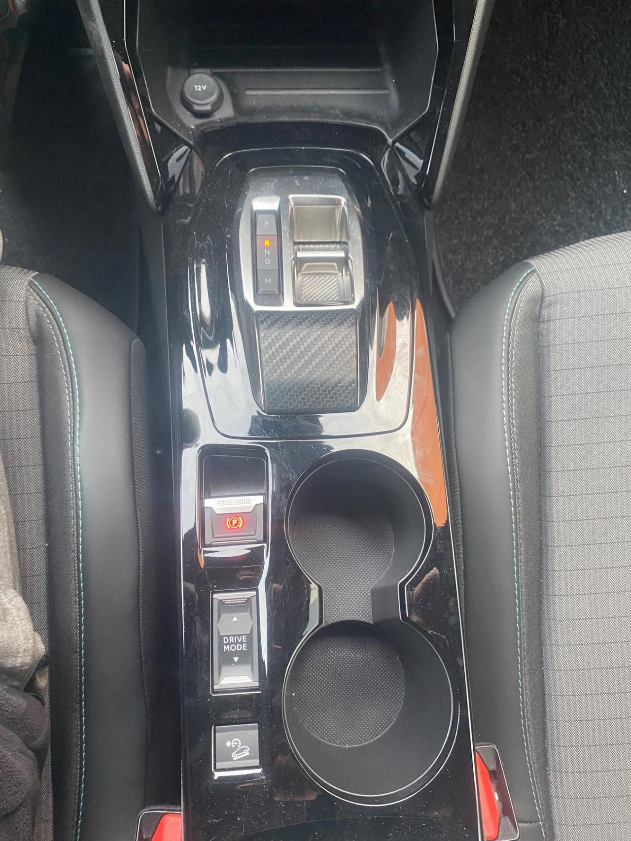 Peugeot 2008 Allure 2023 automatica