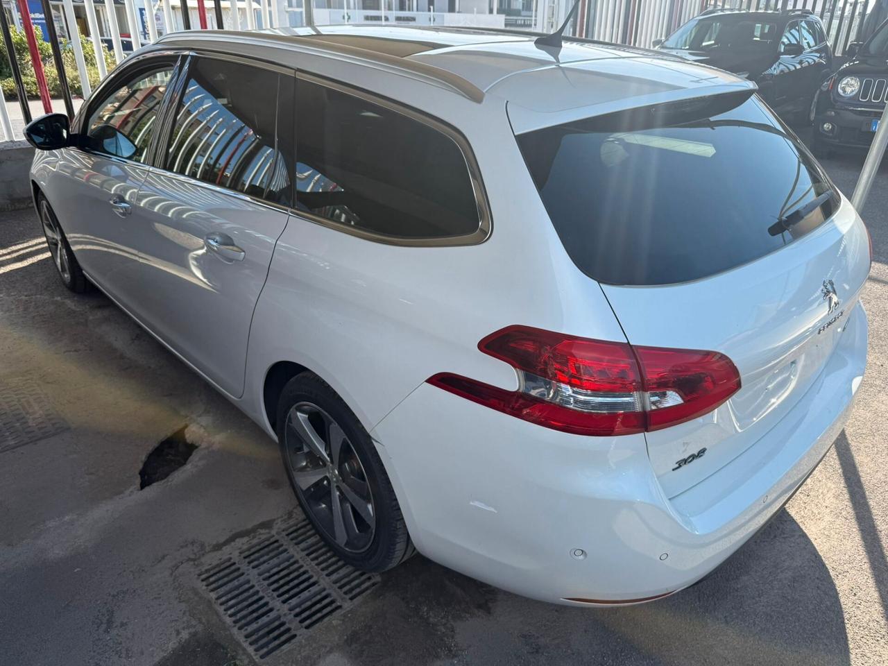 Peugeot 308 BlueHDi 120 S&S EAT6 SW Active
