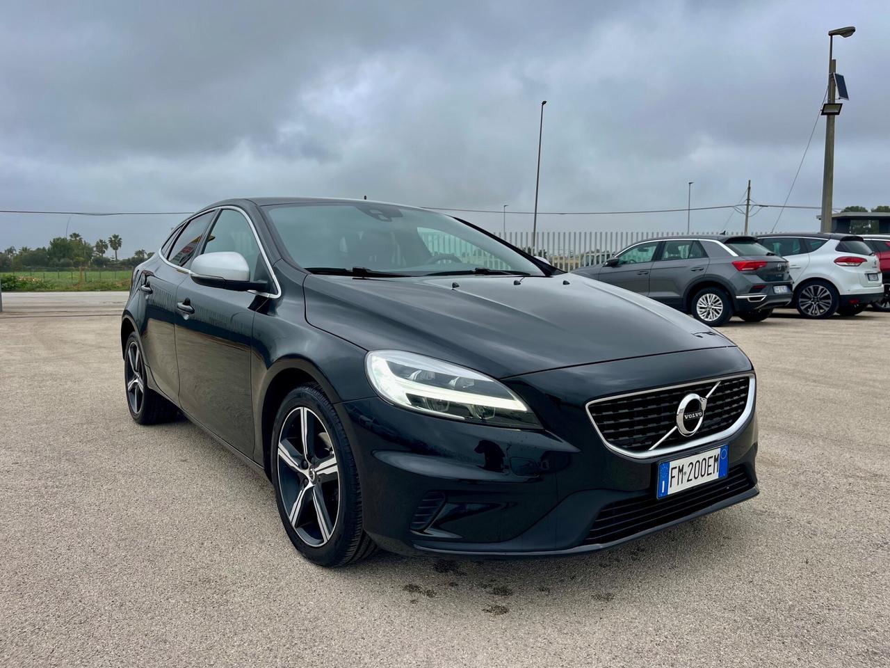 VOLVO V40 2.0 D2 120CV R-DESIGN FULL LED MY17