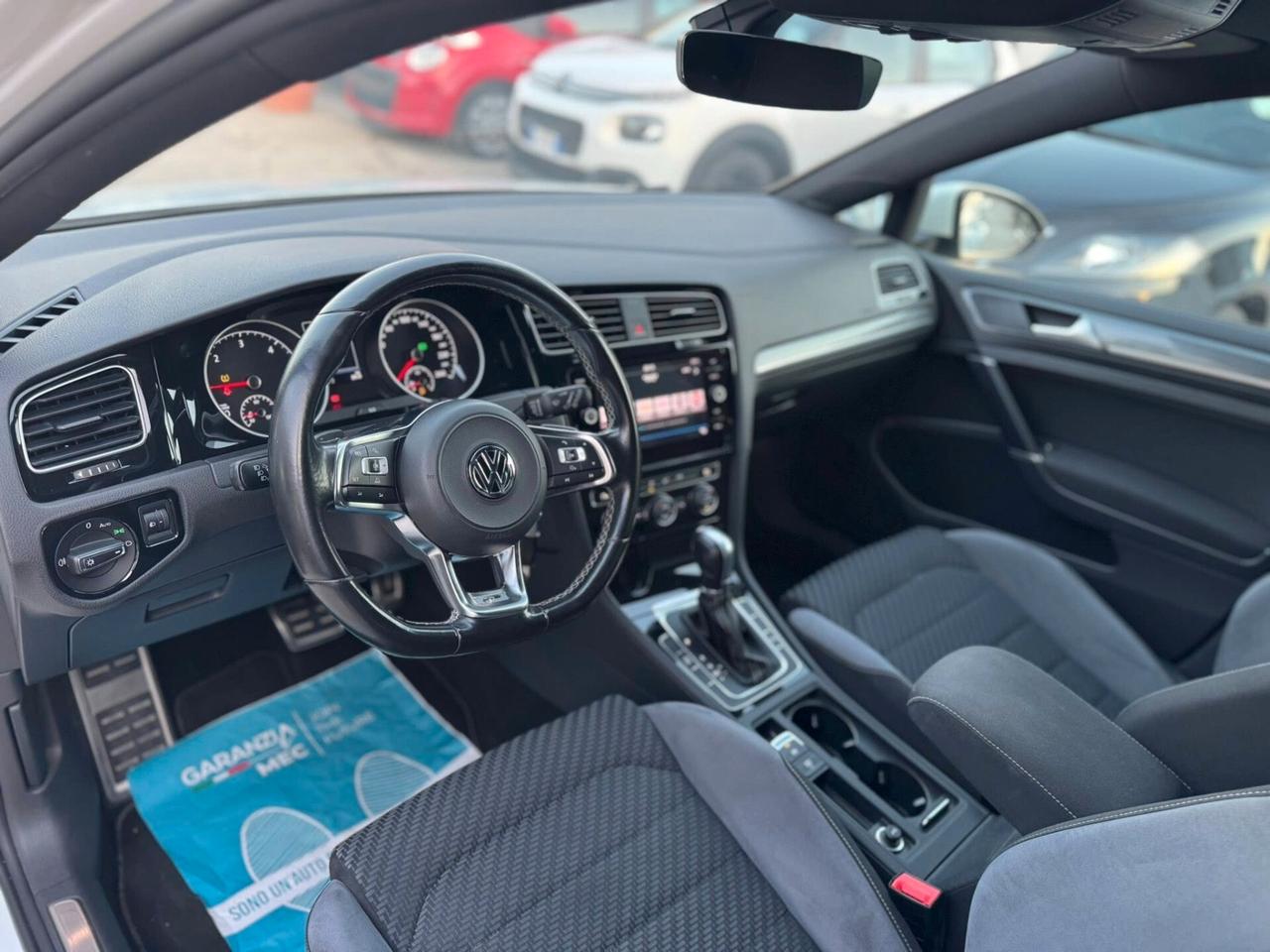 VOLKSWAGEN GOLF 7.5 R-Line DSG
