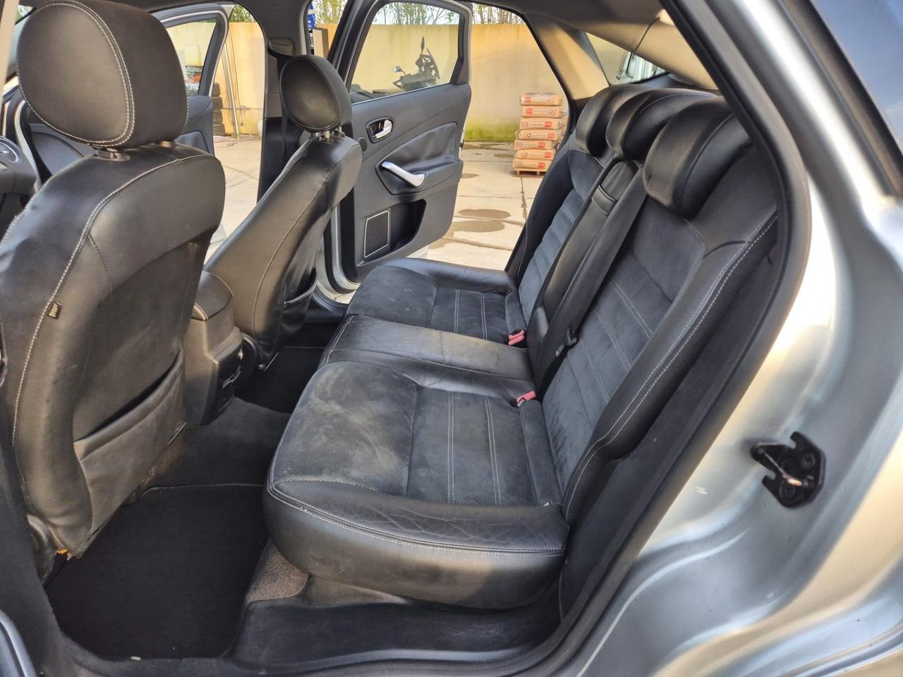 Ford Mondeo 2.0 TDCi 140 CV 5 poret Ghia DPF