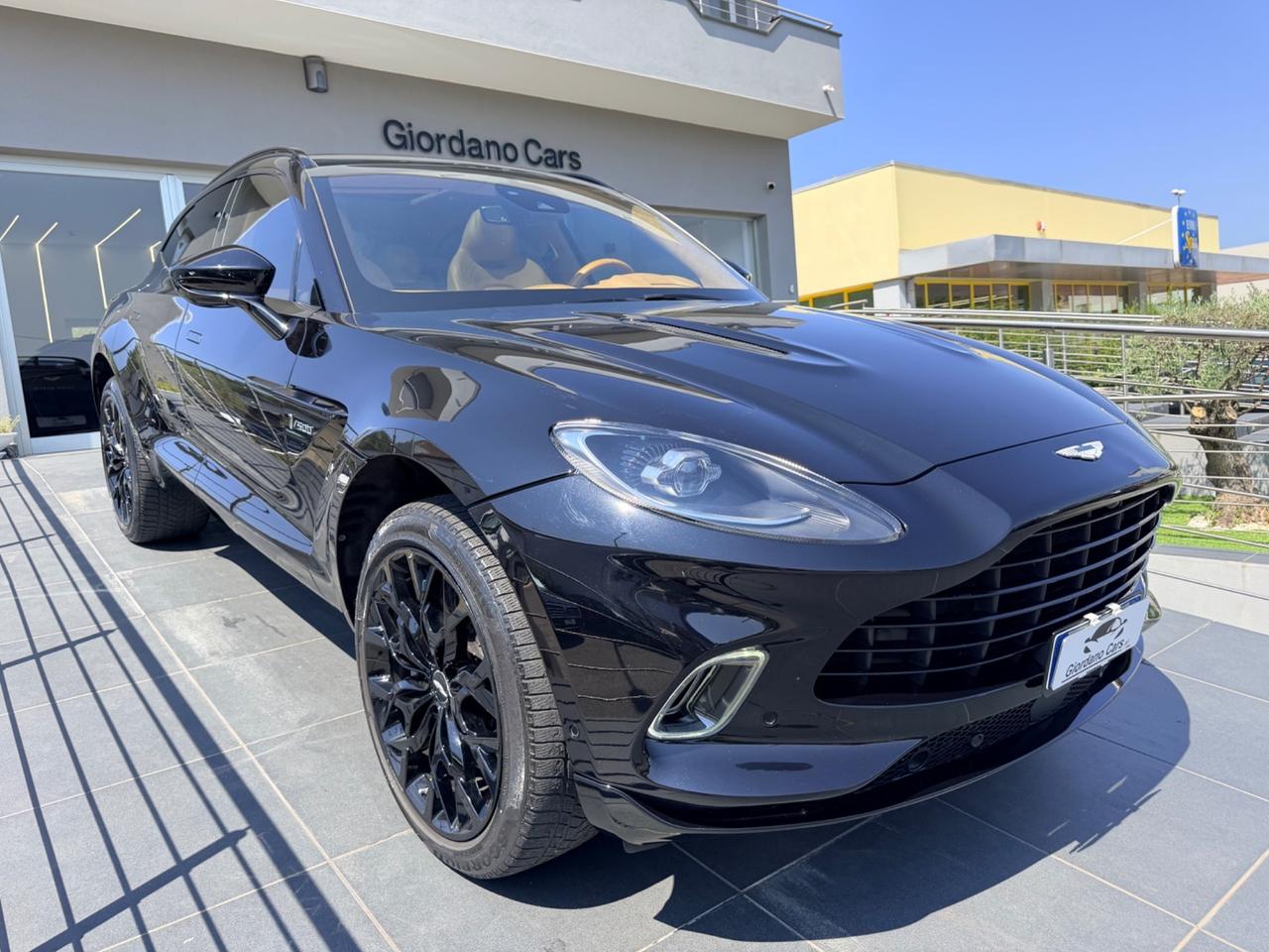 Aston Martin DBX in garanzia