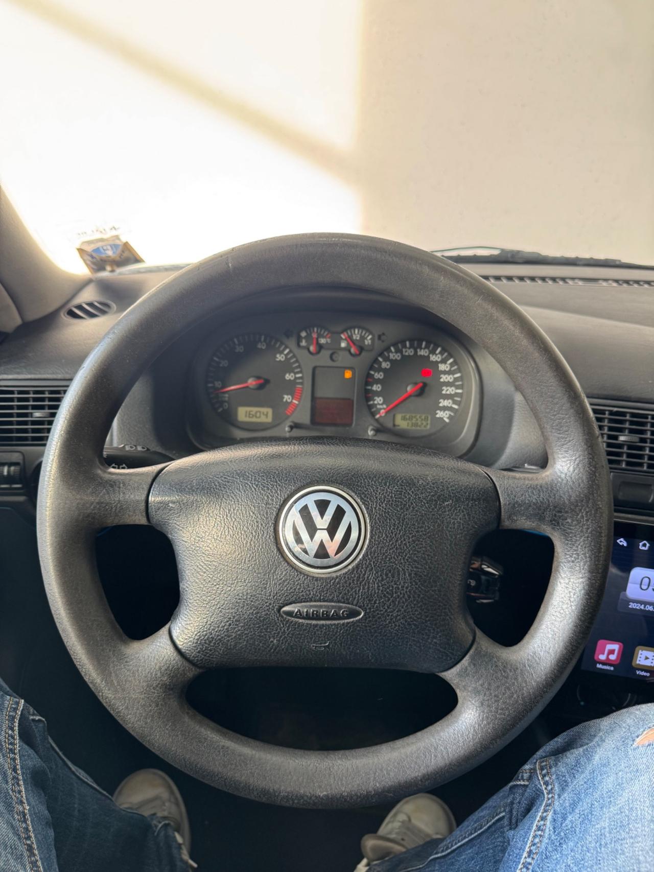 Volkswagen Golf 1.6 cat 5 porte