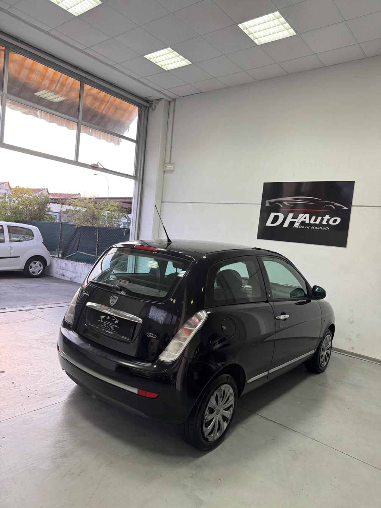 Lancia Ypsilon 1.2 69 CV 5 porte S&S Platinum