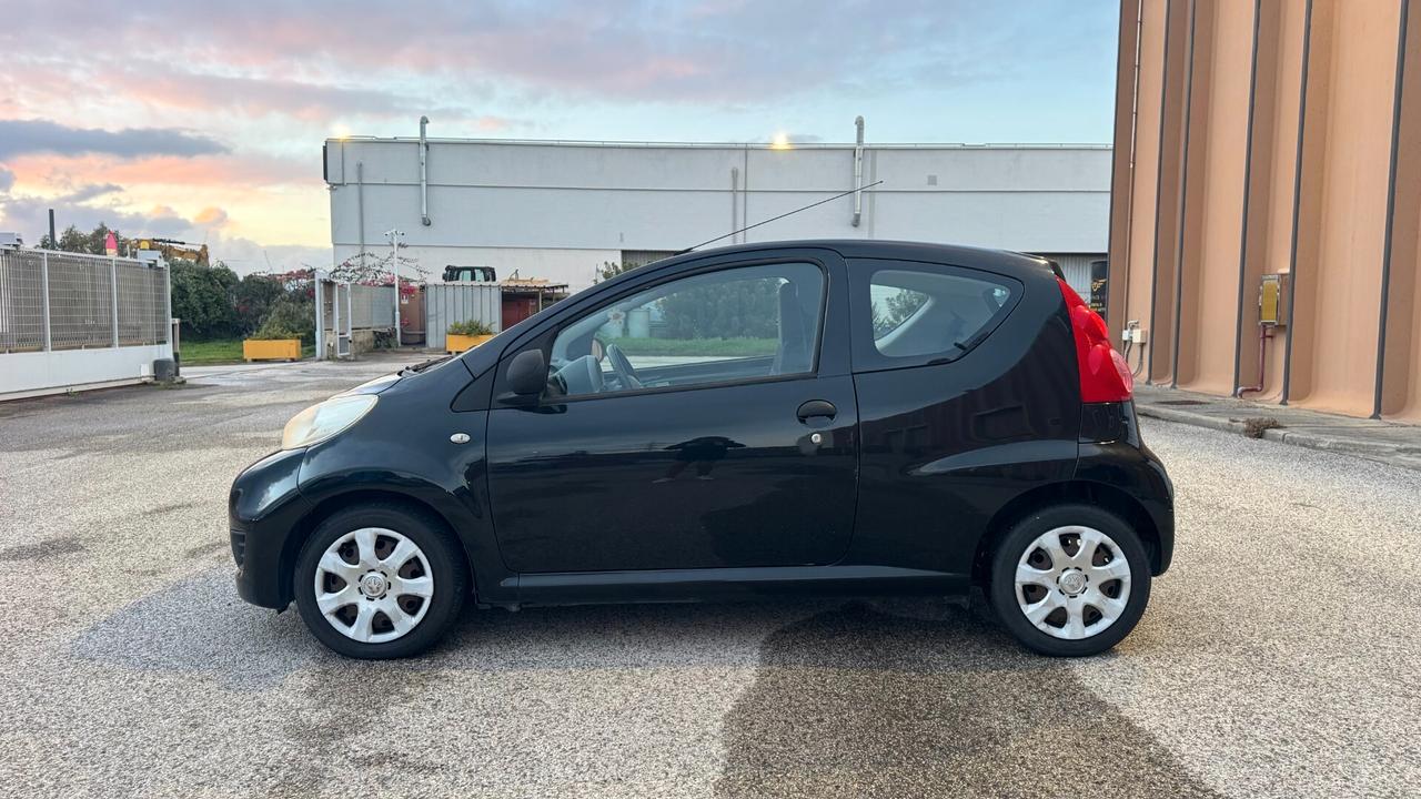 Peugeot 107 1.0 68CV 3p. - 2010