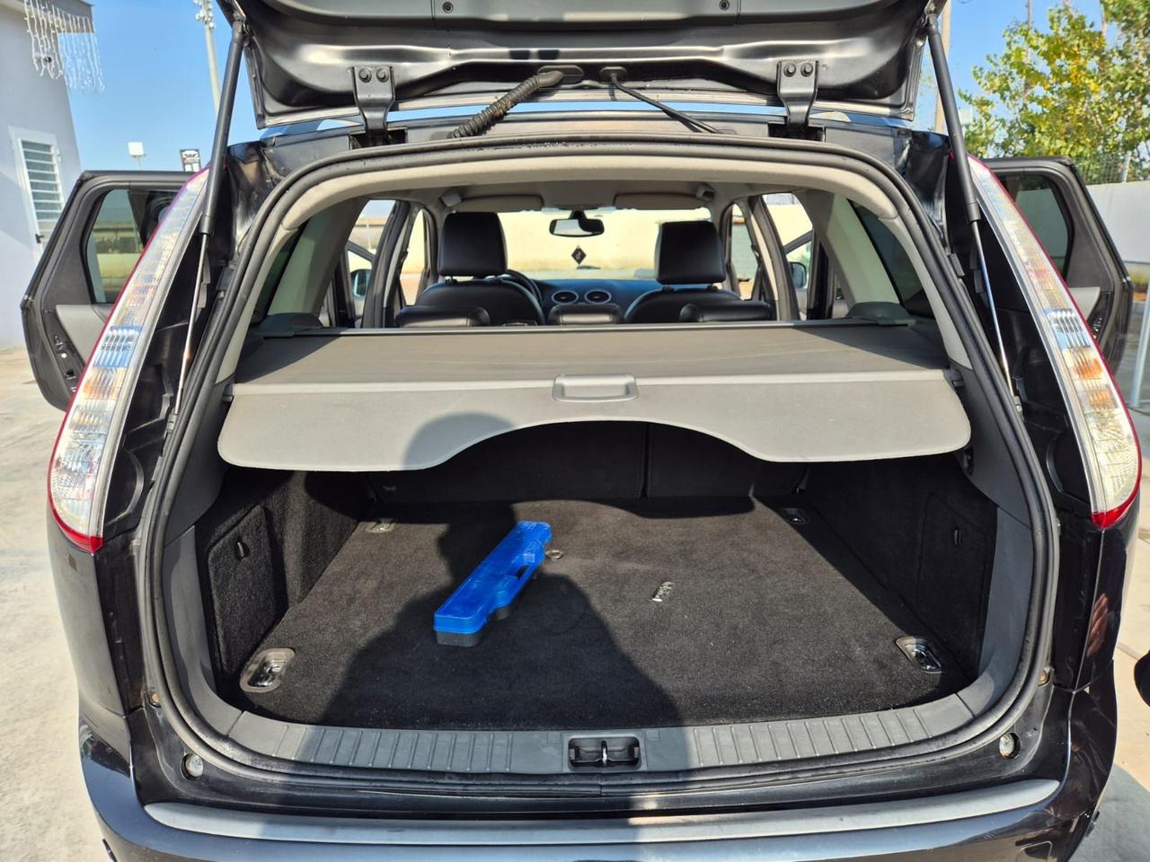 Ford Focus 2.0 (145CV) 5p. GPL TITANIUM