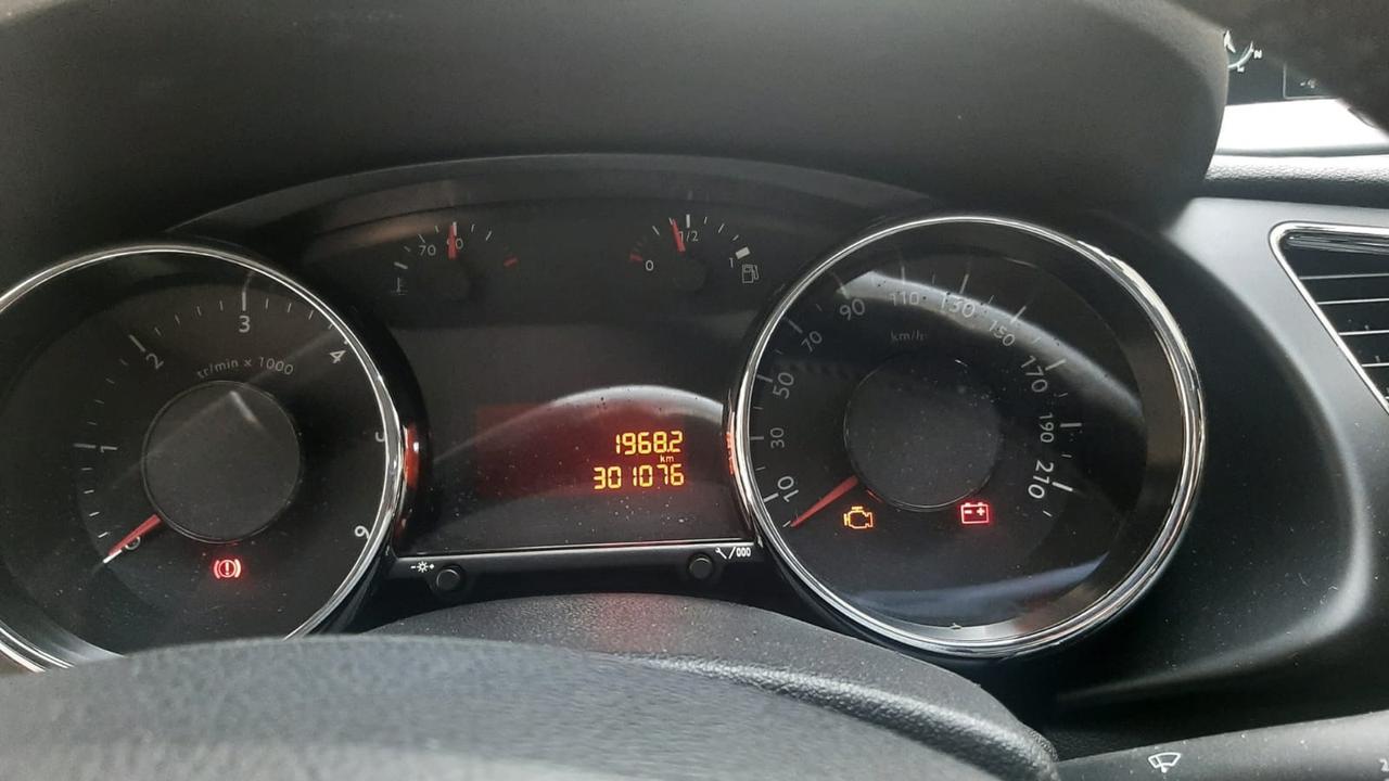 Peugeot 3008 1.6 HDi 112CV Access