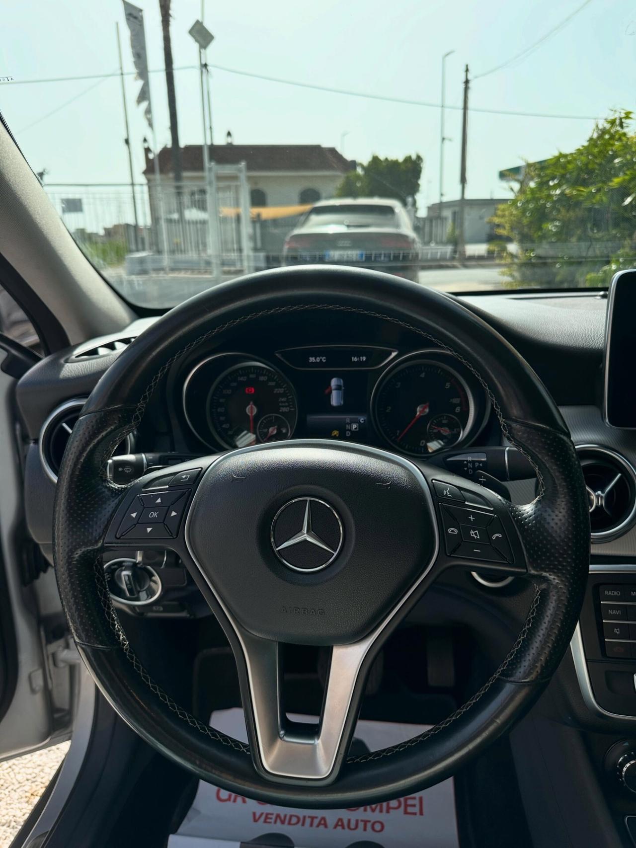 Mercedes-benz GLA 180 d Automatic Premium
