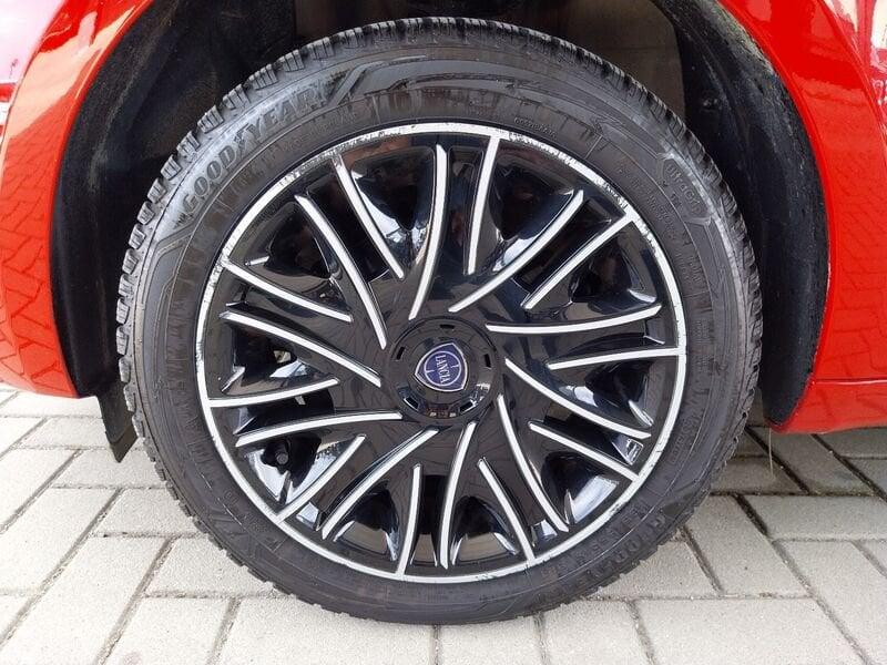 Lancia Ypsilon Ypsilon 1.0 firefly hybrid Silver s&s 70cv