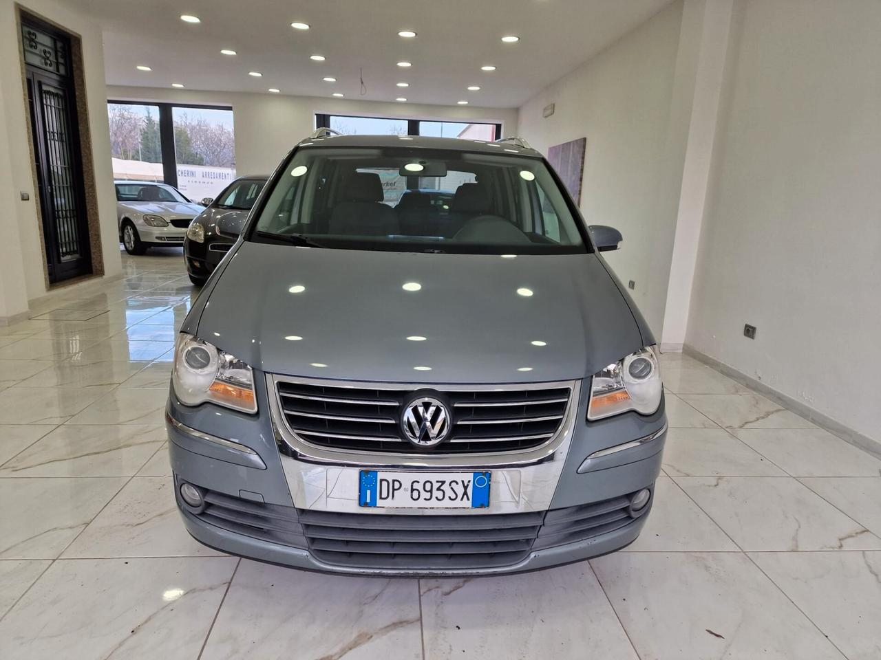 Volkswagen Touran 2.0 Metano 7 POSTI